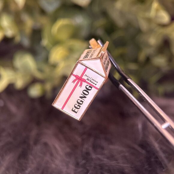 Juicy Couture Limited Edition 2012 Eggnog Charm - Picture 8 of 10